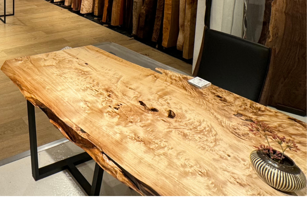 一枚板のダイニングテーブルの選び方 | Mocoと木の家 
